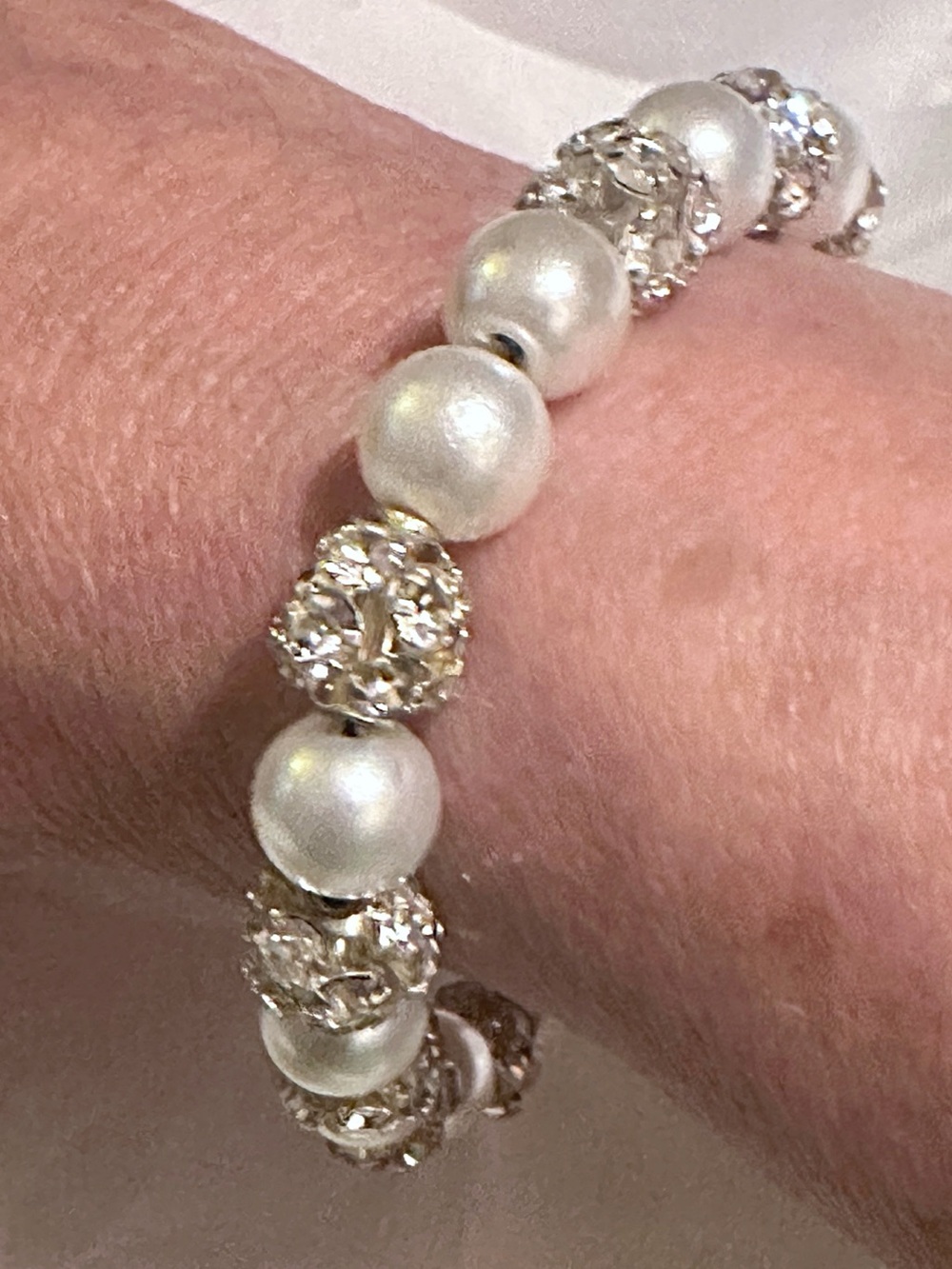 Elegant White Pearl & Crystal Bracelet by